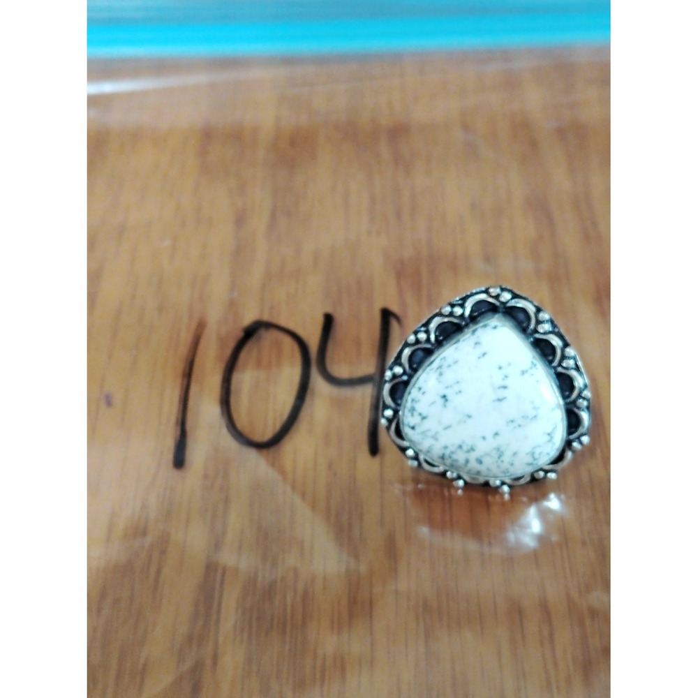 White Buffalo Turquoise Southwestern Sterling Silver 925 Ring Size 8.5 Triangle